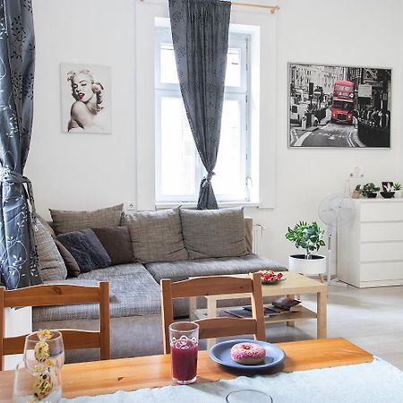 Dora Apartment Near Buda Castle With Parking! Budapest Eksteriør bilde
